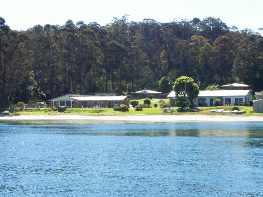 Quarantine Bay Beach Cottages Eden Exterior photo