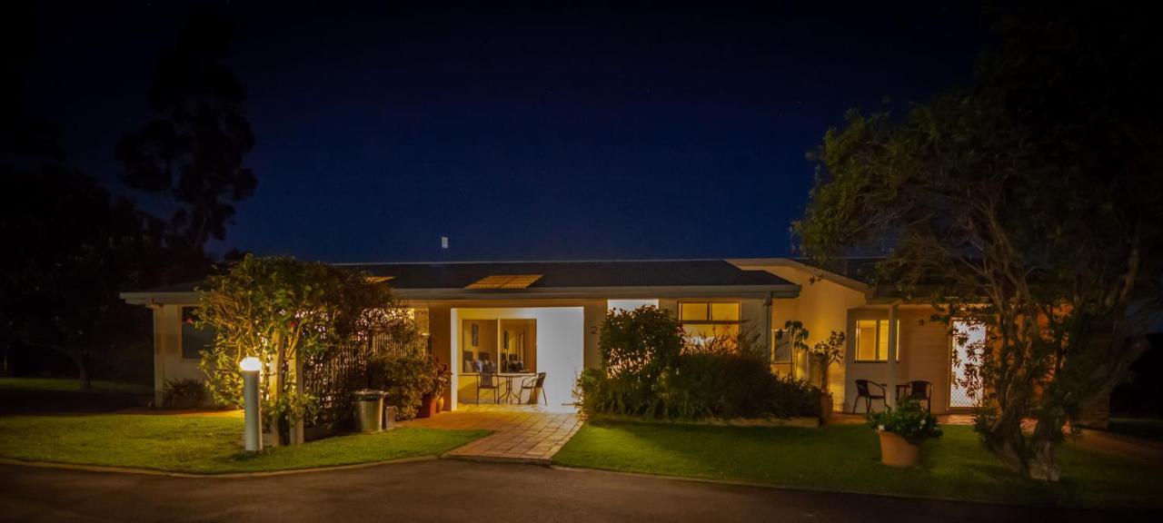 Quarantine Bay Beach Cottages Eden Exterior photo